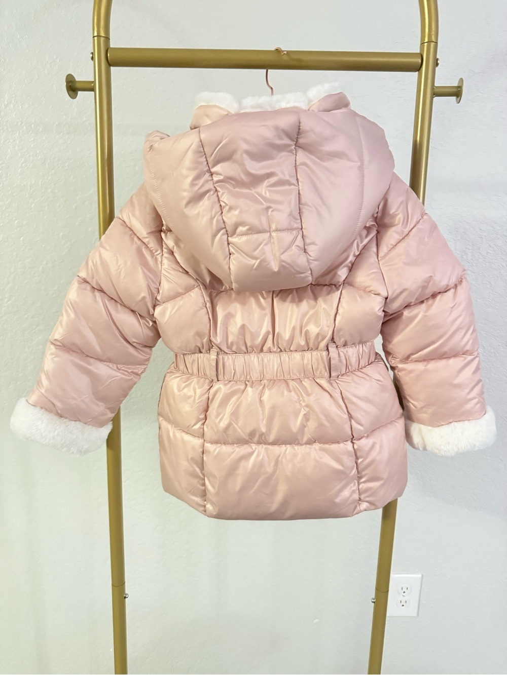 Michael Kors Girls Pink Puffer Jacket Coat Size 4 Belted Faux Fur Hood - Picture 2 of 4